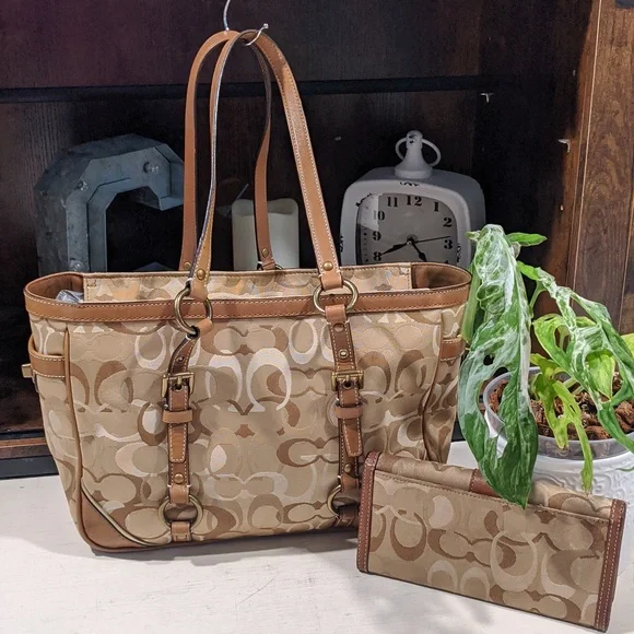 Coach Tan and Brown Tote Bag - Picture 2 of 11